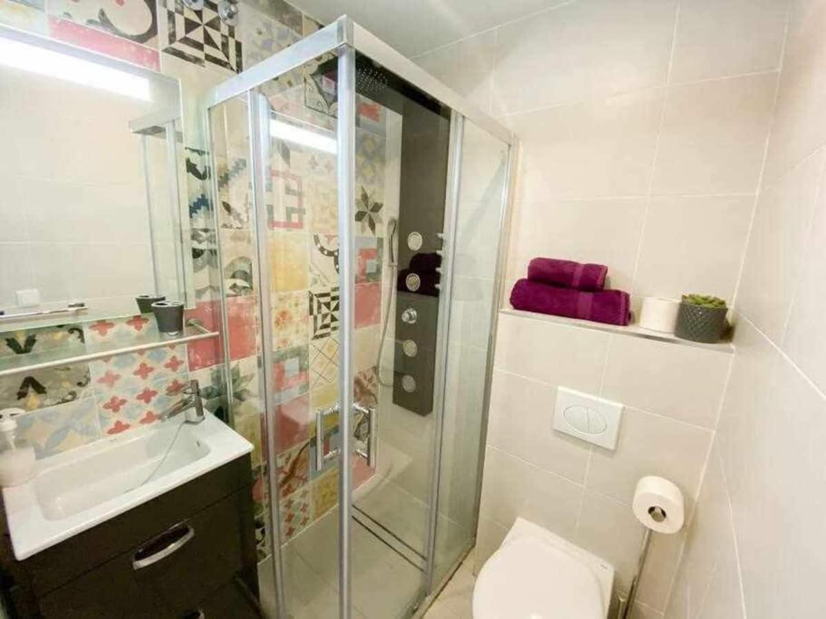 Apartment In Alicante Downtown/El Postiguet Beach Eksteriør billede